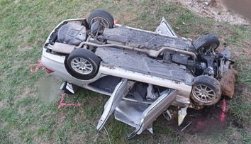 Unikal pred policajtmi, no spadol z mosta. Mladý vodič zraneniam podľahol