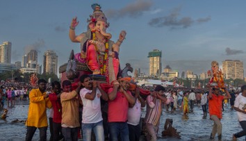 Hinduistický festival plný katastrof. Takmer 40 detí sa utopilo počas osláv