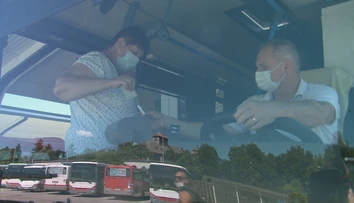 Zatiaľ čo v Nitrianskom kraji prímestská doprava zdražela, susedný Trnavský kraj chystá zľavy