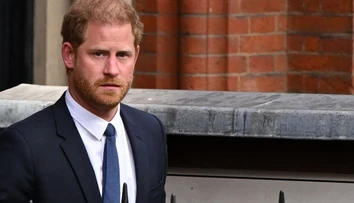 Princ Harry stiahol sťažnosť za ohováranie voči britským novinám. Bude im musieť zaplatiť státisíce