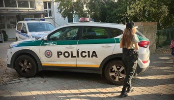 Bombové hrozby boli falošné poplachy. Ide o hybridné aktivity zo zahraničia, tvrdí vláda