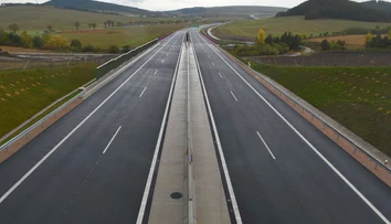 Érsek má v pláne odovzdať v tomto roku tri úseky diaľnic
