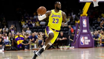 LA Lakers odštartovali novú éru s LeBronom Jamesom prehrou