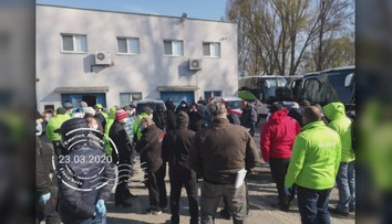 Dopravca, ktorý vozil ľudí do Talianska, mal nabádať šoférov na ignorovanie karantény