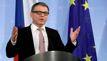 Český minister zahraničných vecí sa zranil pri dopravnej nehode