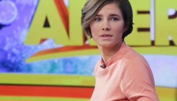 Amanda Knoxová, diabol s anjelskou tvárou na úteku, sa zasnúbila