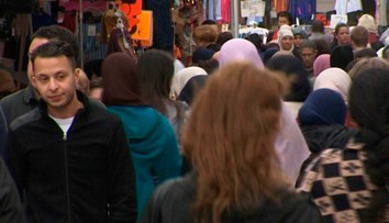 Obžalovaný z parížskych útokov sa sťažuje na justičné orgány: Zaobchádzajú s nami ako so psami