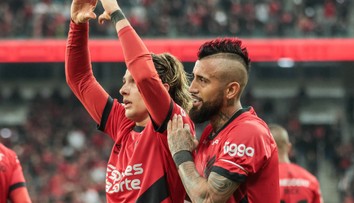 Dal som mu gól, potom sa zabil. Bývala hviezda pobúrila poznámkou na adresu zosnulého brankára