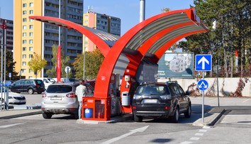 Poľská firma PKN Orlen sa rozširuje aj na Slovensku. Preberá desiatky čerpacích staníc od Slovnaftu