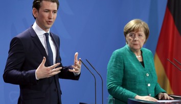Merkelová chce hodnotiť Kurza podľa činov, v utečeneckej politike sa rozchádzajú