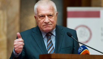 Českého exprezidenta Klausa pustili z nemocnice. Problémy mal s tlakom a trávením