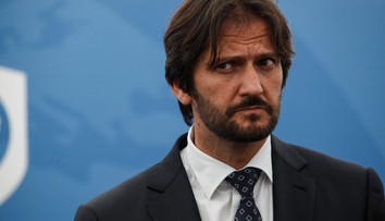 Asistent poslanca SaS prezeral Kaliňákov účet. Vraj to bol akt vlastenectva