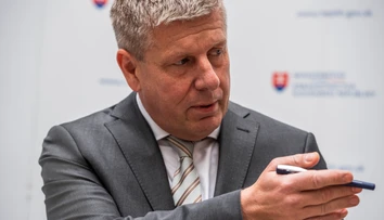 Lengvarský pred odchodom podpísal usmernenie na zmenu pohlavia. Matovič s Majerským zúria