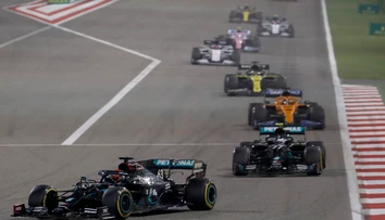 F1: Víťazom VC Sachiru  Perez, Hamiltonov náhradník Russell bol blízko k triumfu