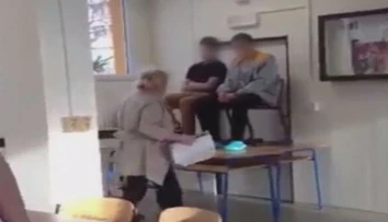 Učiteľka, ktorú žiaci šikanovali, zomrela
