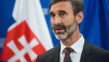 Opozícia hovorí o izolácii Slovenska v zahraničí. Podľa Blanára nám zatiaľ žiadne dvere nezatvorili
