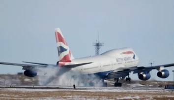 Lietadlo spoločnosti British Airways malo letieť do Düsseldorfu, skončilo v Edinburghu