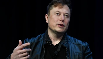 Vypnutie satelitov narušilo ukrajinský útok na ruskú flotilu. Bál som sa jadrového útoku, vysvetlil Musk v knihe
