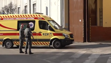 Rodina advokáta, ktorý vo väzbe podľahol covidu, dostane odškodné