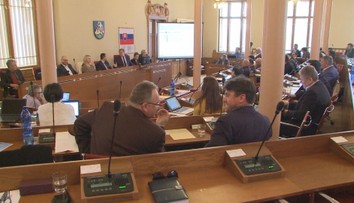 Po nedávnych voľbách prišlo veľké „upratovanie“. Niektorí možno budú musieť vrátiť odmeny