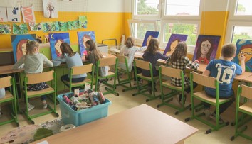 Výtvarníčka sa rozhodla zorganizovať benefičnú akciu. Jej žiaci urobili šľachetné gesto