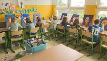 Výtvarníčka sa rozhodla zorganizovať benefičnú akciu. Jej žiaci urobili šľachetné gesto