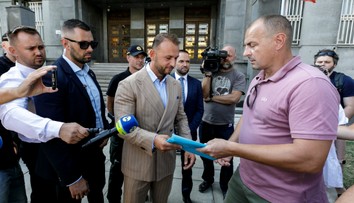 Policajti odovzdali petíciu ministrovi vnútra, žiadajú lepšie finančné aj pracovné podmienky