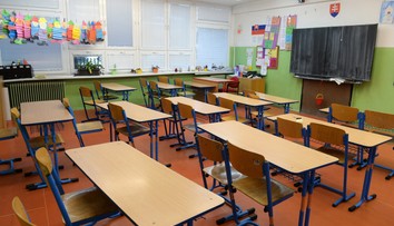 Krik a plač v triede plnej detí: Malého Marca z Brehov odviedli úradníci násilím