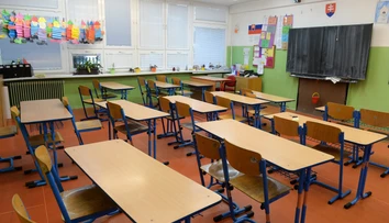 Krik a plač v triede plnej detí: Malého Marca z Brehov odviedli úradníci násilím
