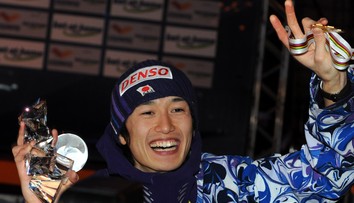 VIDEO: Japonský skokan na lyžiach prekonal neuveriteľnú vzdialenosť. Pokoril aj hodnotu svetového rekordu z roku 2017