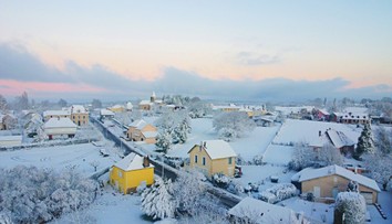 Starosta dedinky vo Francúzku zakázal, aby na území jeho obce padal sneh
