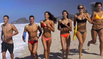 Sexy telá českých plavcov ohúrili Rio. Klip ako z Baywatchu
