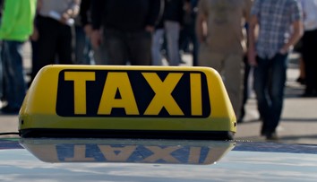 Nitrianski policajti odhalili zdrogovaného taxikára. Drogy mal aj v aute