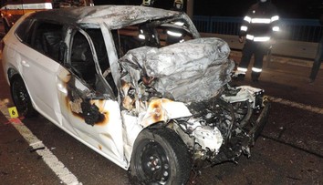 Pri tragickej nehode zhorel v aute vodič, polícia nepozná jeho totožnosť