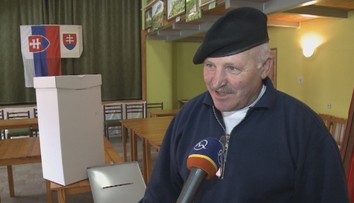 Starosta Medzian sa po výtržnostiach poistil. Kartónovú urnu nahradil plechovou