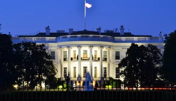 V USA zatkli Afgancov, ktorí údajne plánovali útok v deň prezidentských volieb