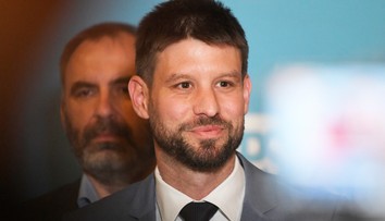 Za predsedu PS snem zvolil opätovne Michala Šimečku