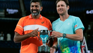 Australian Open: Bopana sa po triumfe vo finále štvorhry stal najstarším grandslamovým víťazom