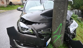 Vypil si a sadol za volant. Na mol opitého muža zastavil betónový stĺp