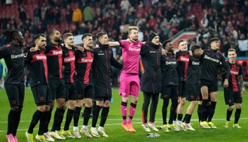 Mágia Xabiho Alonsa pretrváva, Leverkusen naďalej nezdolaný. Bochum bez Bera zaváhal
