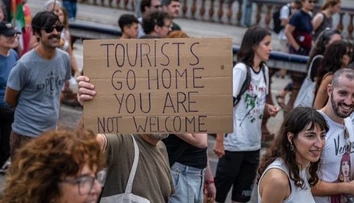 VIDEO: V meste, ktoré vo veľkom navštevujú aj Slováci, protestujú proti turistom