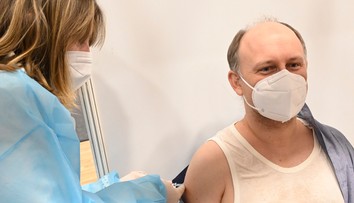 Registrácia na očkovanie sa zjednoduší. Nová aplikácia bude fungovať ako čakáreň