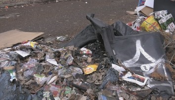 Nevedia ich vypátrať: Na juhu Slovenska vyčíňajú podpaľači kontajnerov