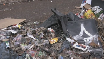Nevedia ich vypátrať: Na juhu Slovenska vyčíňajú podpaľači kontajnerov