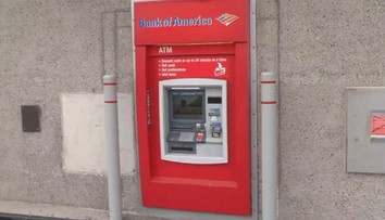 Bankomat namiesto potvrdenia o výbere vydával lístky s prosbou o pomoc