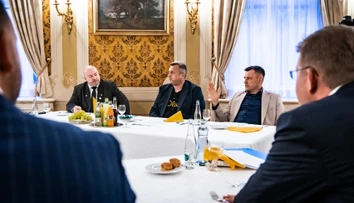 Huliak nechápe, prečo ho Danko nezobral na koaličnú radu, chce hovoriť s premiérom