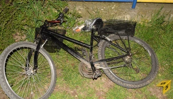 Už ho vypátrali. Obvinili vodiča, ktorý v Novom Meste nad Váhom zabil cyklistku a ušiel z miesta