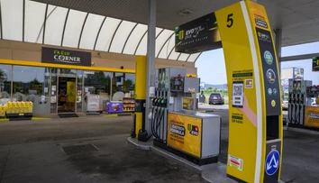 Vodiči šomrú na drahý benzín, Slovnaftu sa darí. Čistý zisk zvýšil o 30 percent na vyše pol miliardy eur