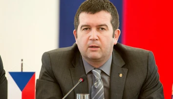 Hamáček potvrdil, že jeho plánovaná cesta do Moskvy bola zastierací manéver