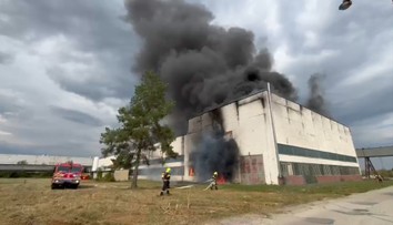 VIDEO: V areáli firmy v Dubnici nad Váhom vypukol požiar